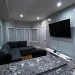 Apartment Modern 3br Walk To Subway 2 Min To Logan Airport