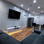 Modern 3Br Walk To Subway 2 Min To Logan Airport