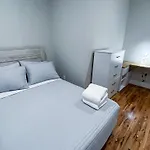 Modern 3br Walk To Subway 2 Min To Logan Airport Apartment