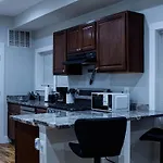 Modern 3br Walk To Subway 2 Min To Logan Airport Apartment *