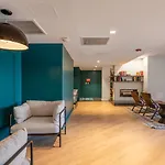 Blueground Newtonville Fitness Center Nr Crystal Lake Bos-1239