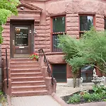 Bed & Breakfast The Gryphon House 3*
