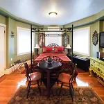 The Gryphon House Bed & Breakfast