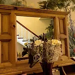 Bed & Breakfast The Gryphon House Boston