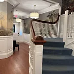 The Gryphon House Bed & Breakfast 3*