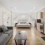 The Gryphon House Bed & Breakfast