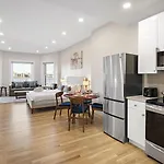 The Gryphon House Bed & Breakfast Boston