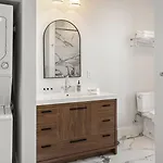 Bed & Breakfast The Gryphon House 3*