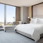 Four Seasons One Dalton Street, Hotel 5*
