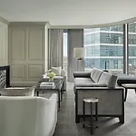 Four Seasons One Dalton Street, Hotel