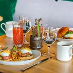 Cambria Downtown - Seaport 4*