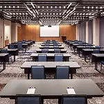 Hotel Hampton By Hilton At The Seaport District 3*