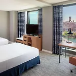 Hampton By Hilton At The Seaport District Boston