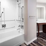 Hampton By Hilton At The Seaport District 3*