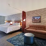 Home2 By Hilton South Bay Hotel Boston