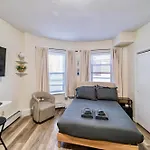 Cozy Studio Near Massart & Longwood, 3-Min Walk To T