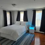 Cozy Nest Getaway Near Boston!