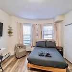 Cozy Studio Near Massart & Longwood, 3-Min Walk To T