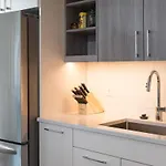 3br & Den Penthouse Common Mgh & Tufts Apartment
