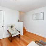 Eastie Roomy 3br With Easy And Airport Access Apartment *