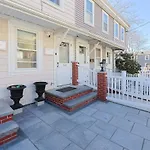 Apartment Eastie Roomy 3br With Easy And Airport Access *