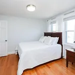 Apartment Eastie Roomy 3br With Easy And Airport Access *