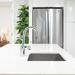 2br In Downtown & T-station Apartment Boston