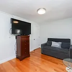 Apartment Eastie Roomy 3br With Easy And Airport Access