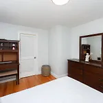 Eastie Roomy 3br With Easy And Airport Access Apartment *
