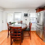 Apartment Eastie Roomy 3br With Easy And Airport Access