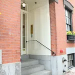 Comfy Beacon Hill Studio Great For Work Travel #7