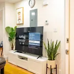80-3 3br - Cozy Near Dorchester Center Apartment *