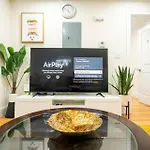 Apartment 80-3 3br - Cozy Near Dorchester Center *