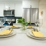80-3 3br - Cozy Near Dorchester Center Apartment *