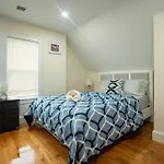 Apartment 80-3 3br - Cozy Near Dorchester Center *