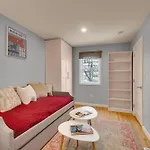 Apartment 2br Dog-friendly In 2-fam - Comfy Retreat *