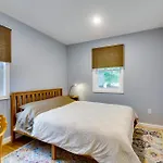 Apartment 2br Dog-friendly In 2-fam - Comfy Retreat Boston