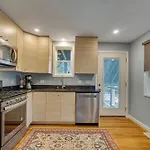 2br Dog-friendly In 2-fam - Comfy Retreat Apartment