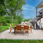 2br Dog-friendly In 2-fam - Comfy Retreat Apartment *