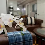 Apartment 558-3 3br - Modern Nest Near Franklin Park