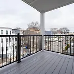 Apartment 558-3 3br - Modern Nest Near Franklin Park *