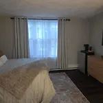 Cozy Room In Revere Near Beachmont Blue Line Station