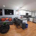 Apartment Brand New 2br House 20min Downtown *