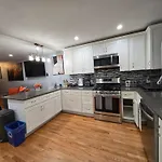 Brand New 2br House 20min Downtown Apartment