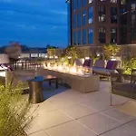 Elegant With Pool And Fitness Center Apartment Boston