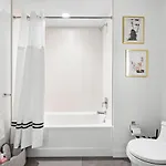 South End Family Pets & Gym Apartment Boston
