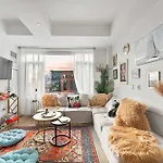Apartment What A Gem Views And A Rooftop Pool Await Boston