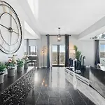 Apartment Luxury Massive Penthouse In Watertown Boston