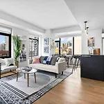 Elegant With Pool And Fitness Center Apartment Boston