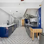 Apartment Luxury Massive Penthouse In Watertown Boston